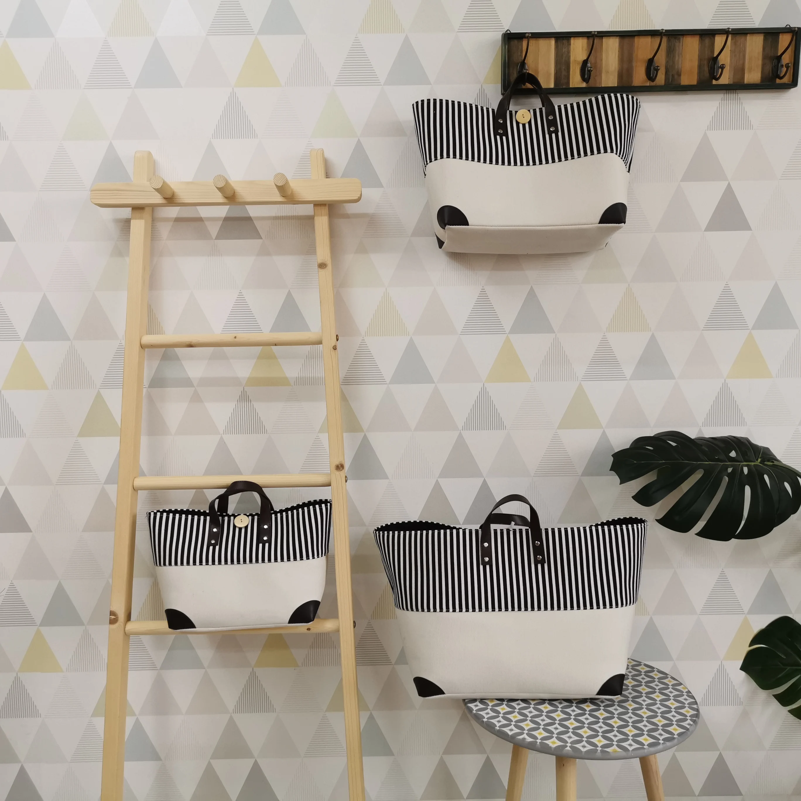 Large Canvas Striped Beach Bag With Button Waterproof Lining Tote Shoulder Bag For Gym Beach Travel