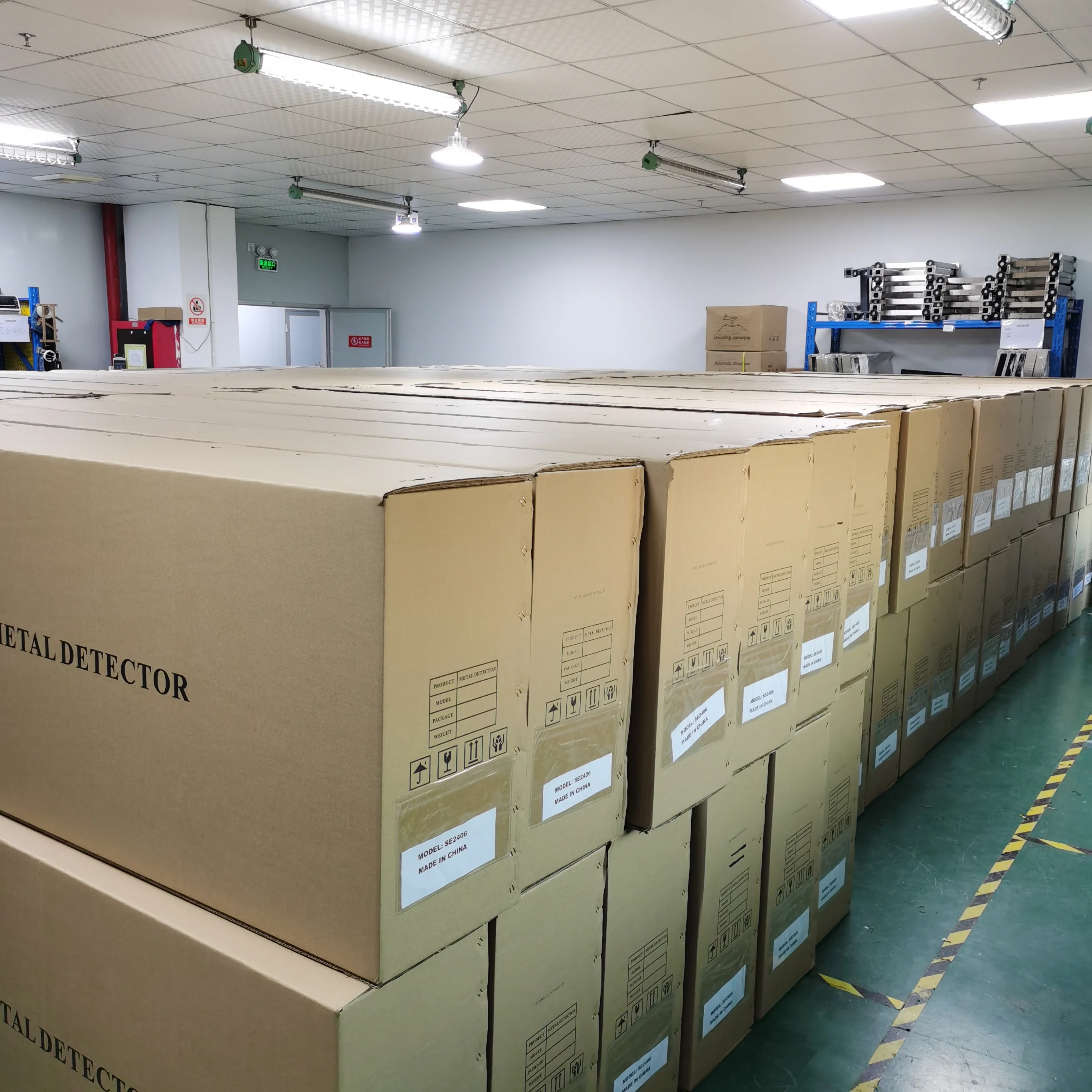 Safeagle Fever Intelligent Doors Walk Through Metal Detector Body Temperature Measurement Scanner Thermal Camera Gate