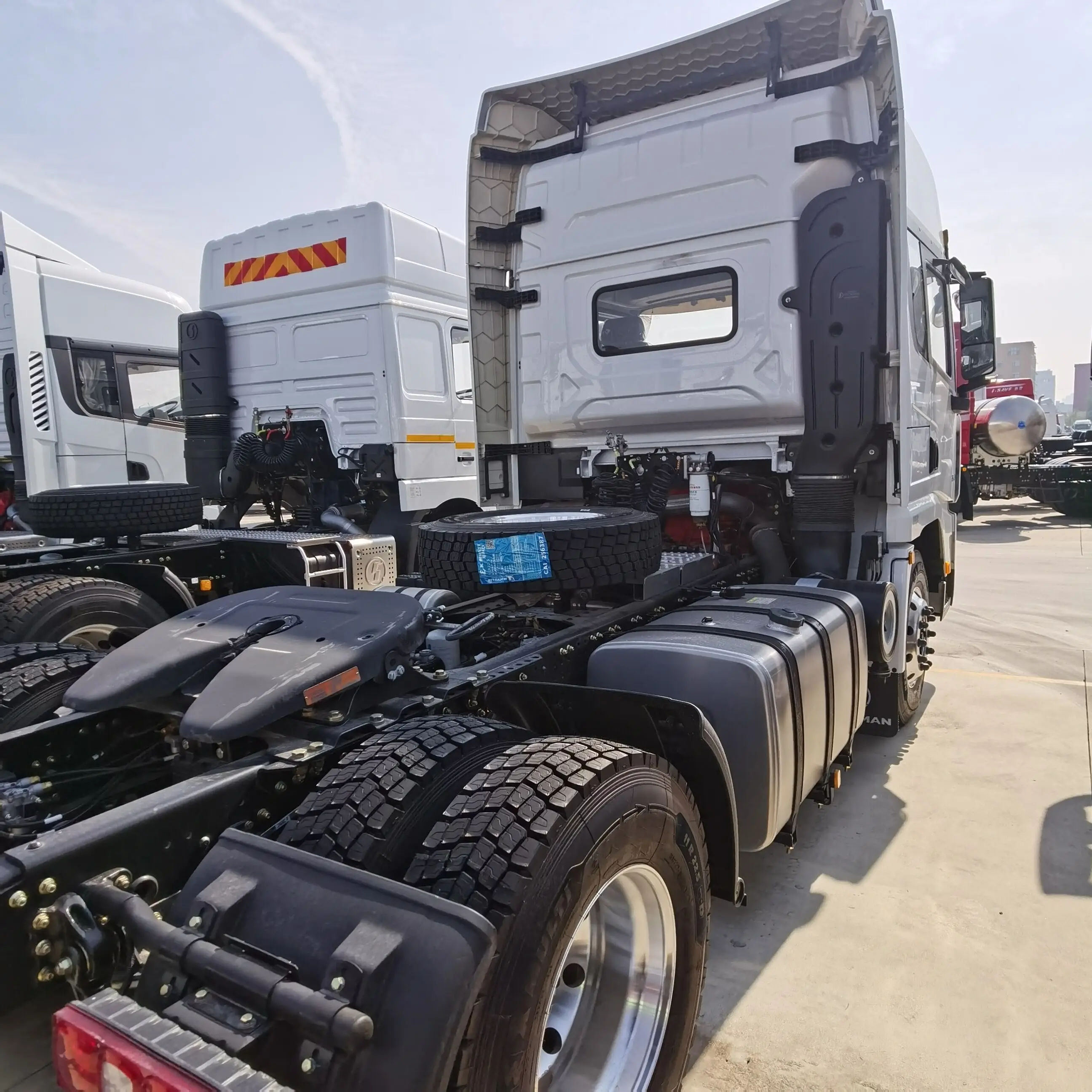 Factory sale Shacman F3000 X3000 Trailer Head 10 Wheel Used Tractor Trucks For Sale