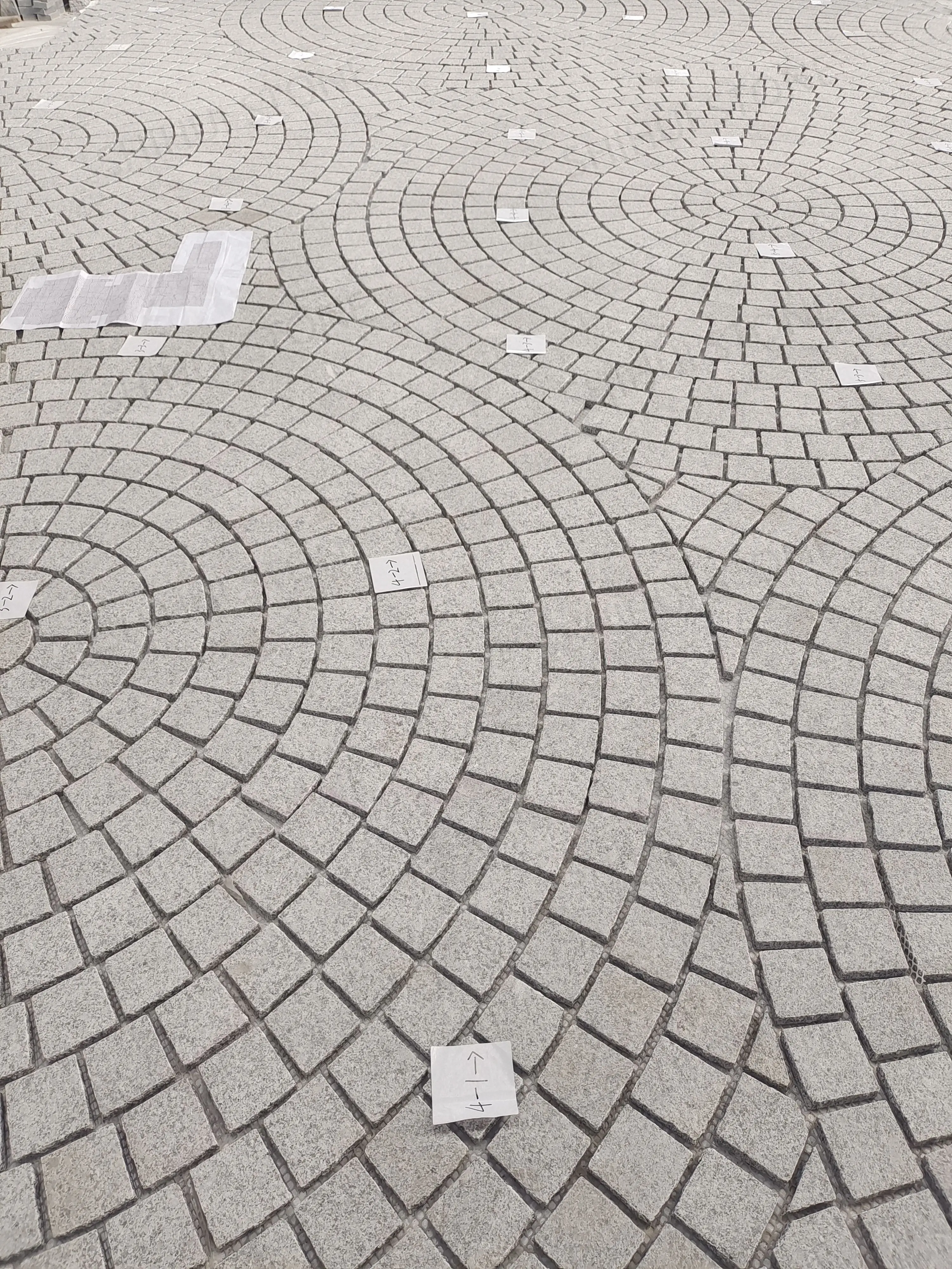 SHIHUI Customized Granite G603 Round Circular Paver Pattern Back Meshed Patio Paving Stones