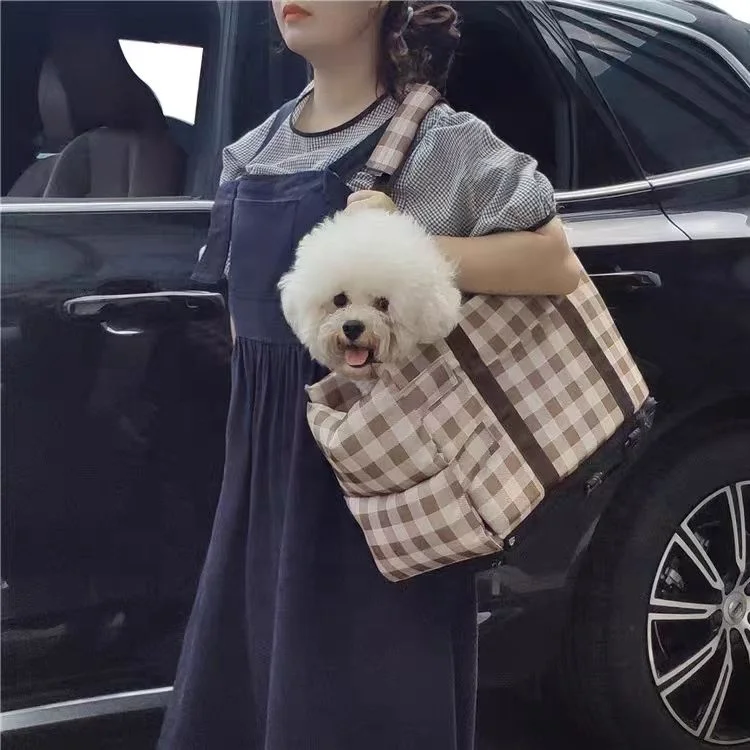 Small Dog Booster Seat on Car Armrest Portable Central control dog car seat Luxury dog travel bag Pet carrier bag