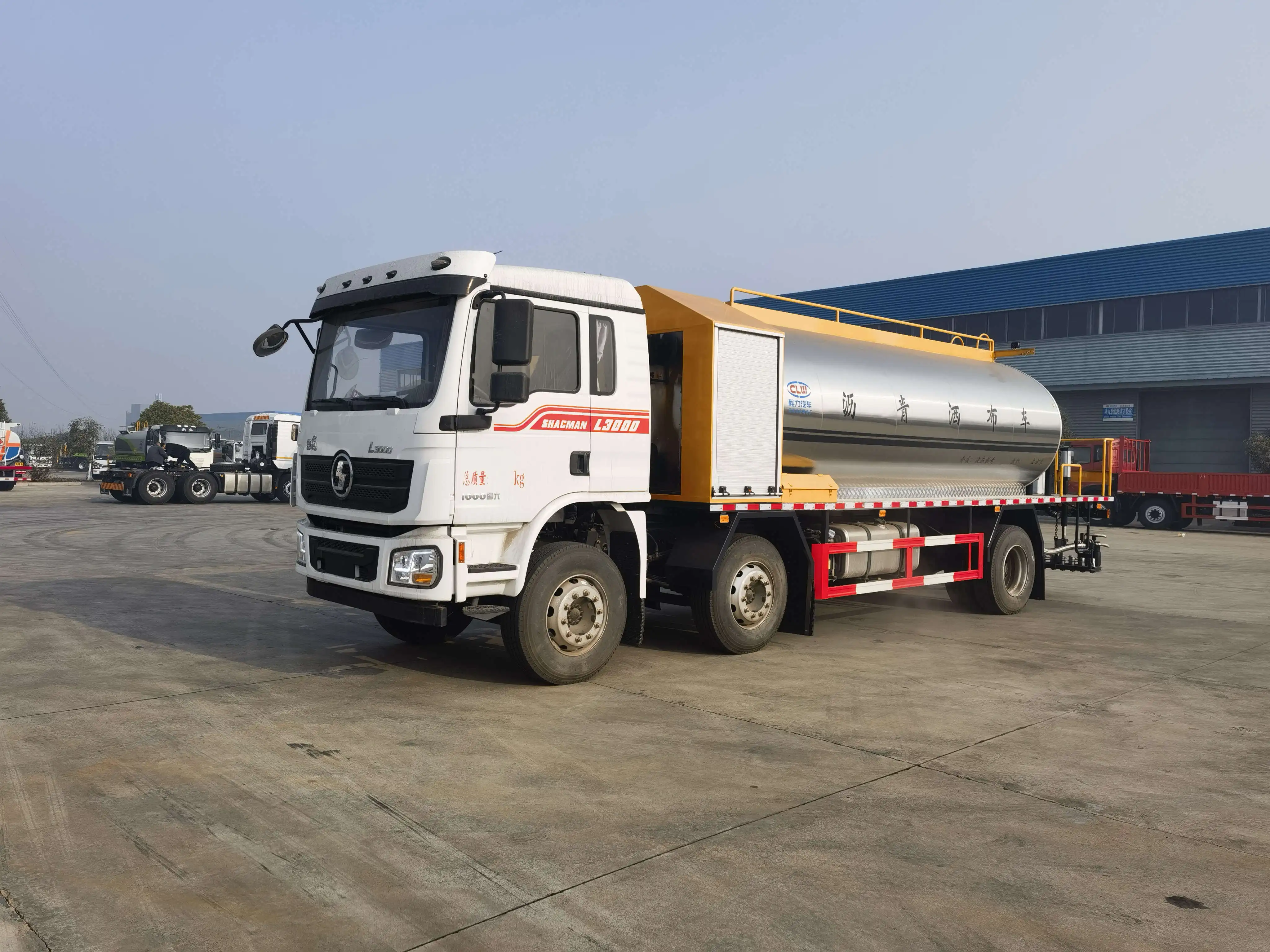 Shacman N Hohan Intelligence Asphalt Bitumen Distributor Distribution Spray Sprayer Spraying Tank Tanker Truck