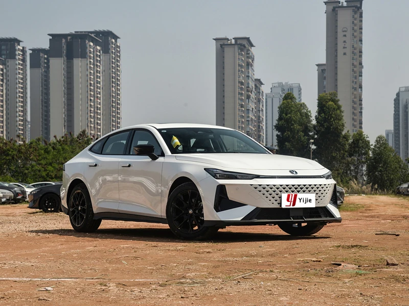 2024 Changan Uni-V турбо левое рулевое управление седан вентилируемый дисковый электронный паркинг новая газовая электрическая кожаная автоматическая коробка передач