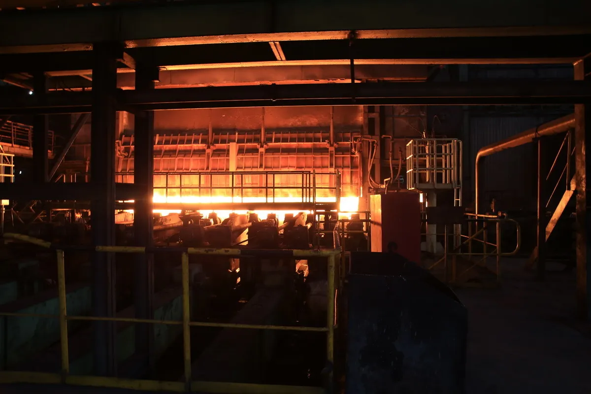 Steel Mill Use Hot Metal Lifting Machine Heavy Duty Heat Resistance Overhead Travelling Ladle Crane Charging Crane