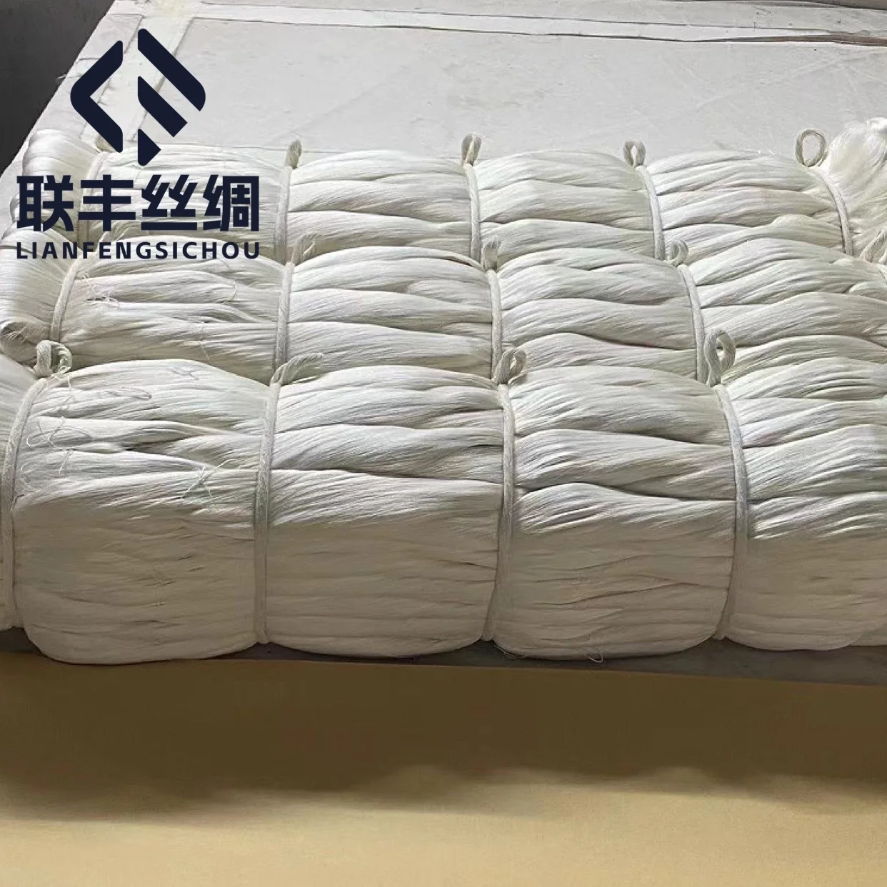 Lianfeng mulberry raw silk 20/22d silk yarn 4a grade yarn pure silk yarn