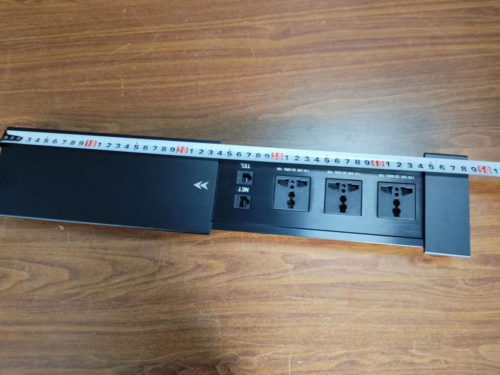 New Product Aluminum Alloy Two Side Open Multi-functional Universal Tabletop Power Sliding Outlet Socket