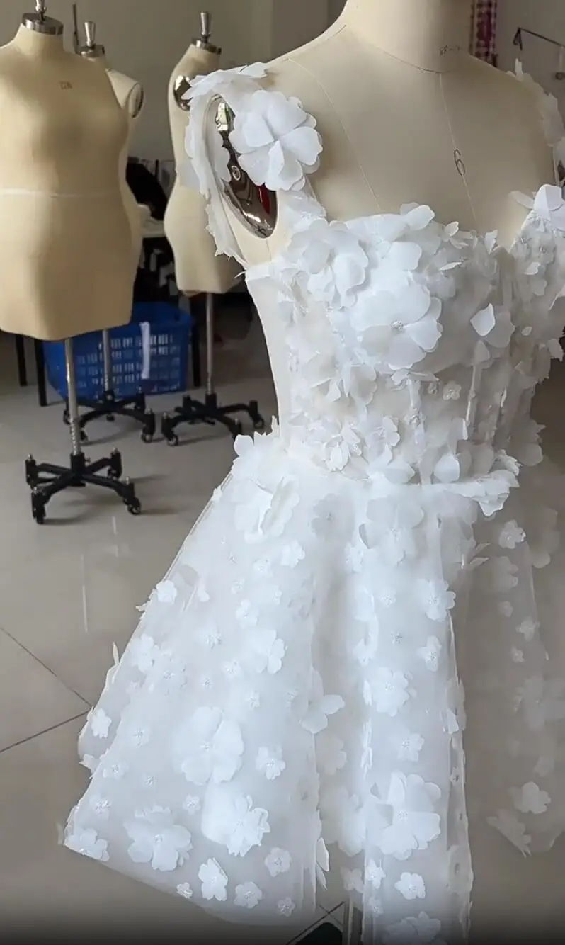 2024 Short Wedding Dresses 3D Floral Appliques Mini Short A-Line Wedding Dresses Spaghetti Straps Corset Back Boho Bridal Gowns