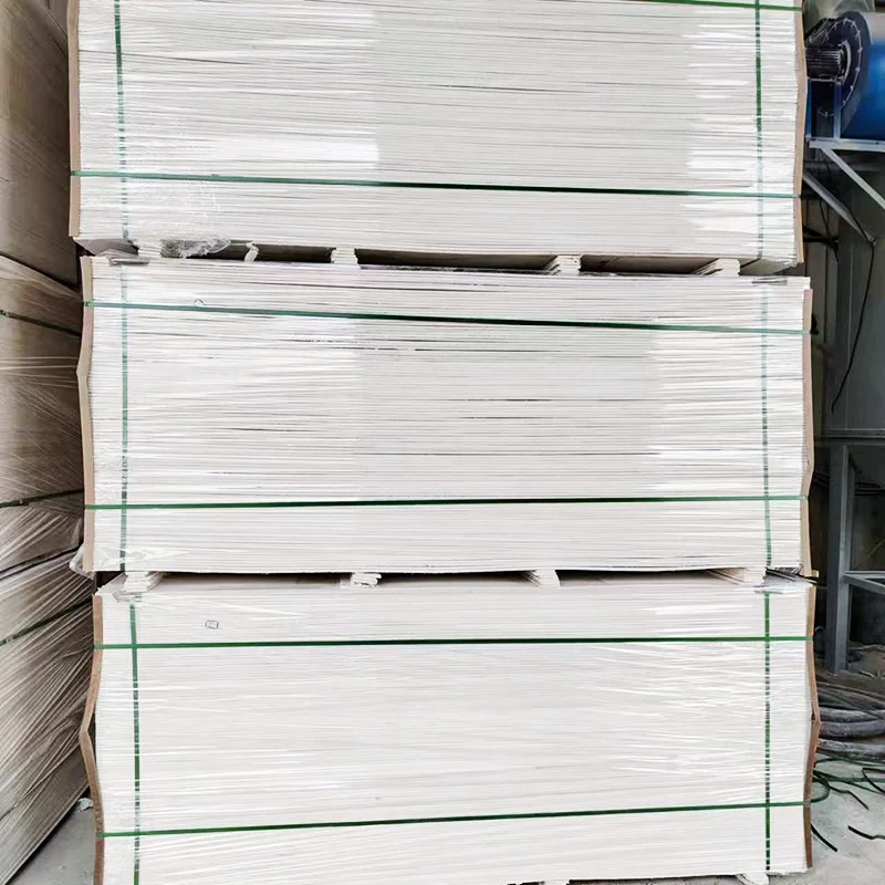 Durable 1220*2440mm Engraved Laminated MDF Board 18mm Thickness 35mm Core Fiberboard Indoor Kitchen Cabinets E1 Wall Fireproof