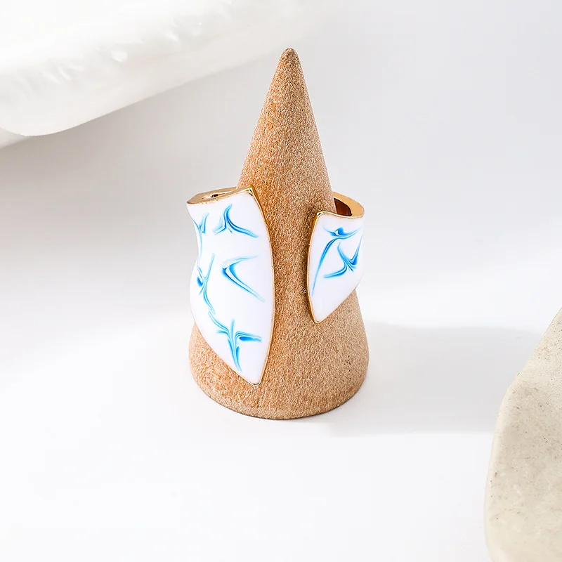 Fashion Unique Alloy Irregular Metal Blue and White Porcelain Ring Simple Design Ceramic Open Ring for Women Party Gift Jewelry