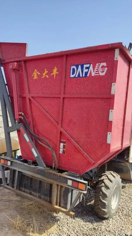 Б/у мини-комбайн DAFNG уборочная машина 4YZP-4FA 4YZP-4F комбайн для кукурузы в Ирак