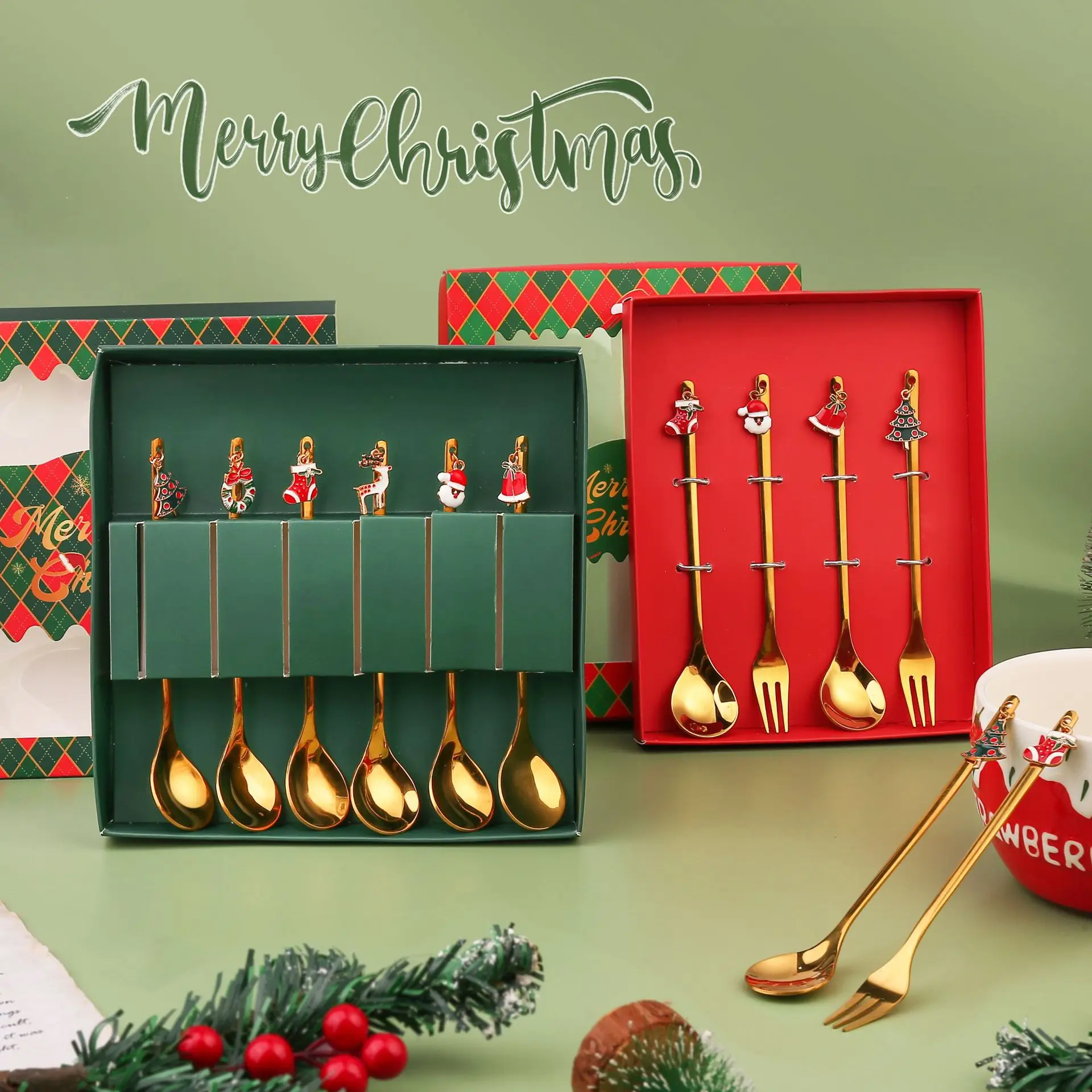 Xmas 4pcs Gold-Plated Spoon And Fork Gift Box Set 304 Stainless Steel Long Handle Coffee Stirring Spoon Fruit Fork Cutlery Set