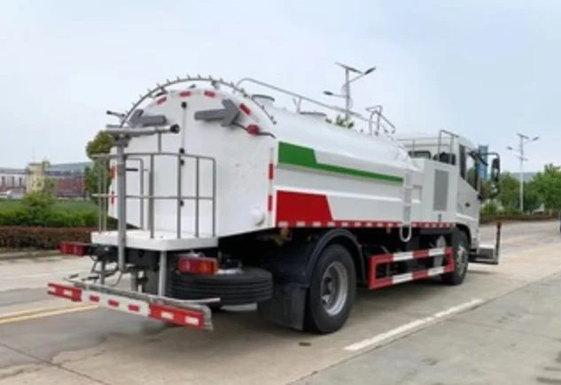 Dongfeng Cummins Engine 4X2 Special-Purpose Cement Trucks for City Road Cleaning & Water Transportation