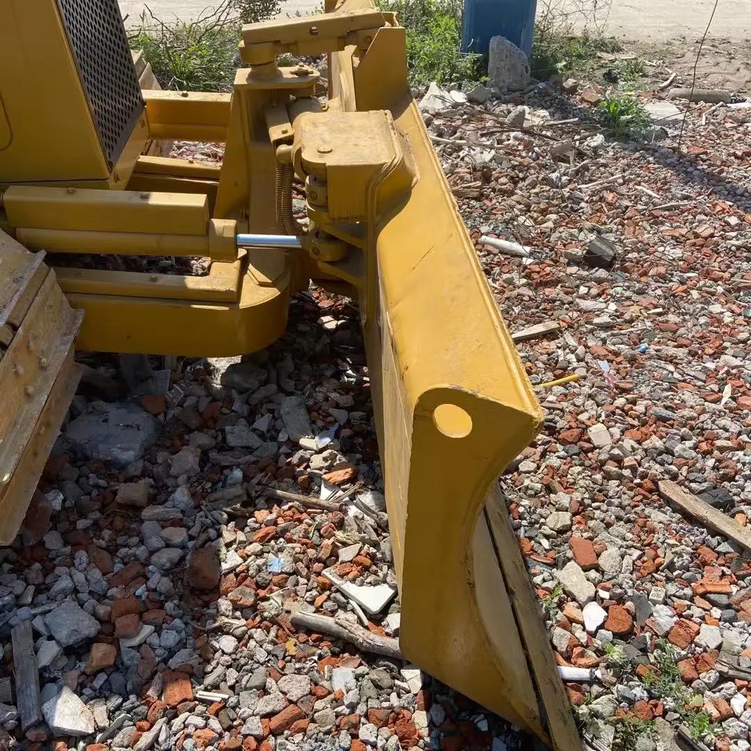 Cheap price Used D4C bulldozer Japan /made second hand D4C Bulldozer on sale