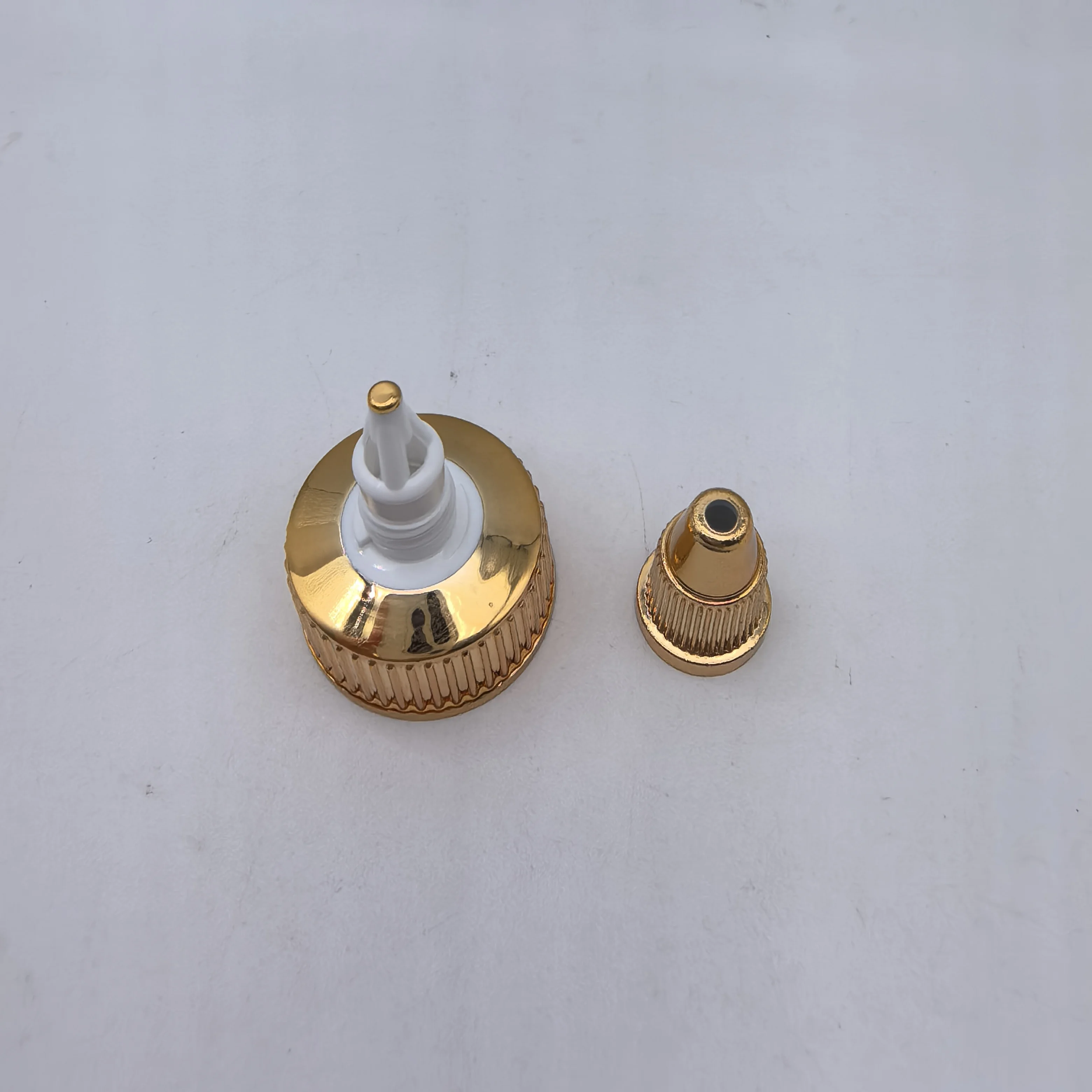 24-410 gold UV twist cap for squeeze bottle