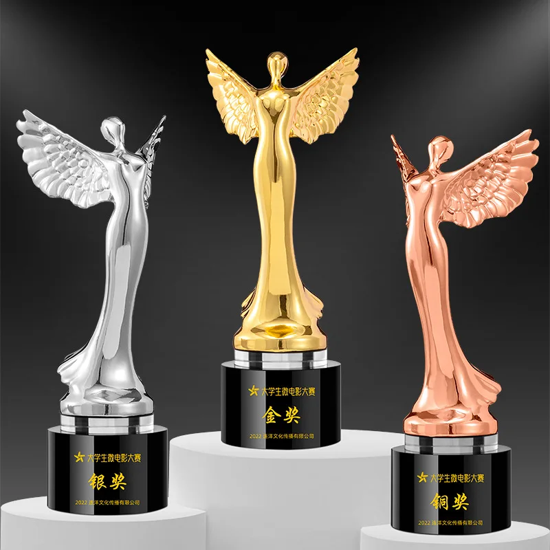 Custom wholesale K9 crysal blank oscar award trophy 3d engraving gold soccer ball Film Festival Souvenir Star crystal Trophy