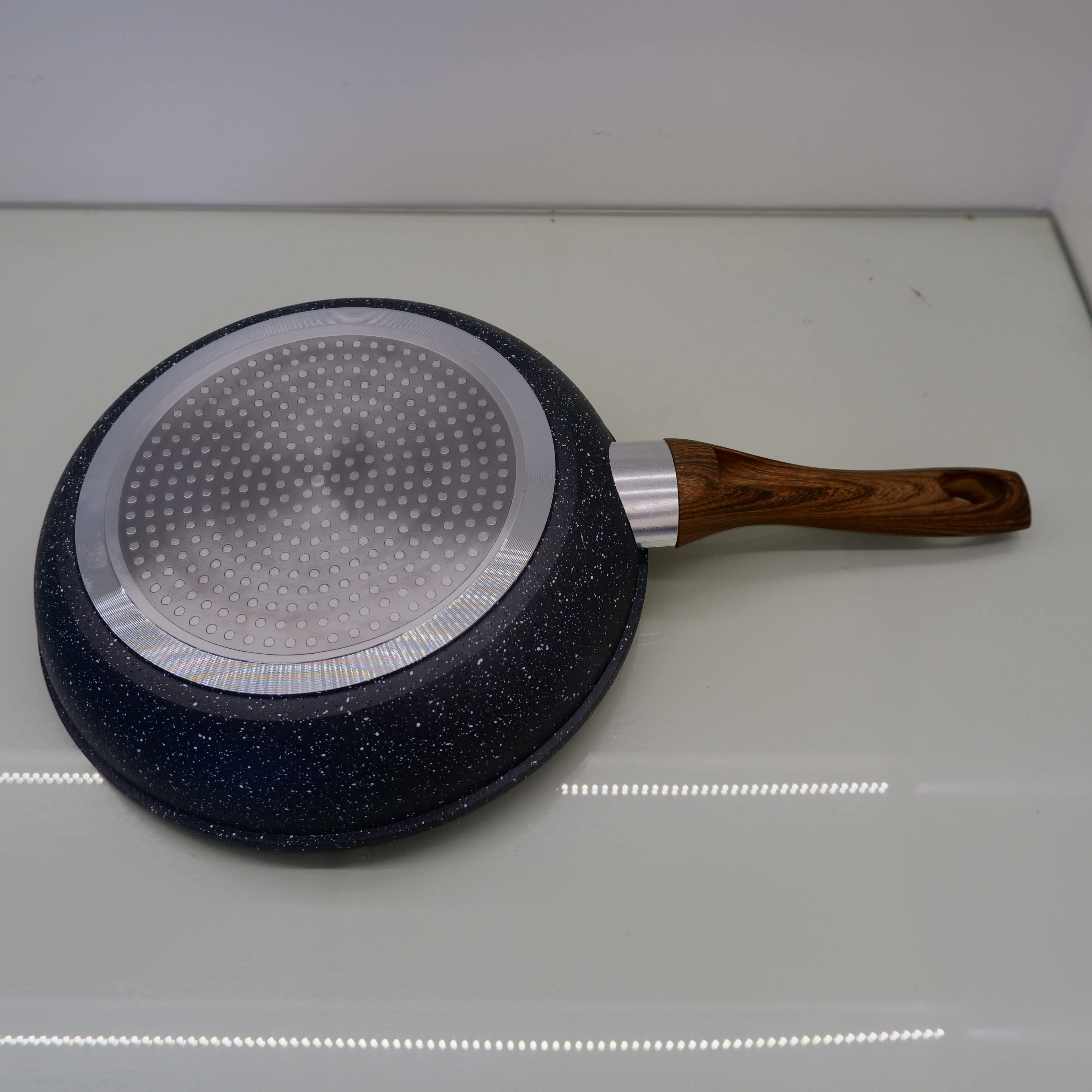 18cm 20cm 22cm 24cm 26cm 28cm Forged Frying Pan Non-stick Saute Pan