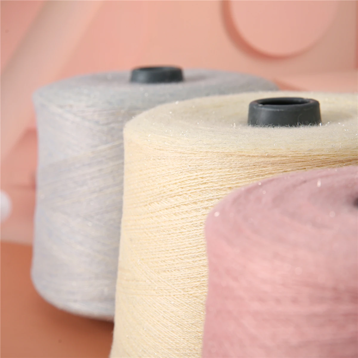 Оптовая продажа, дешевая цена, 20% полиэстер, 28% нейлон, 47% акрил, 5% люрекс, смешанная пряжа для вязания свитеров