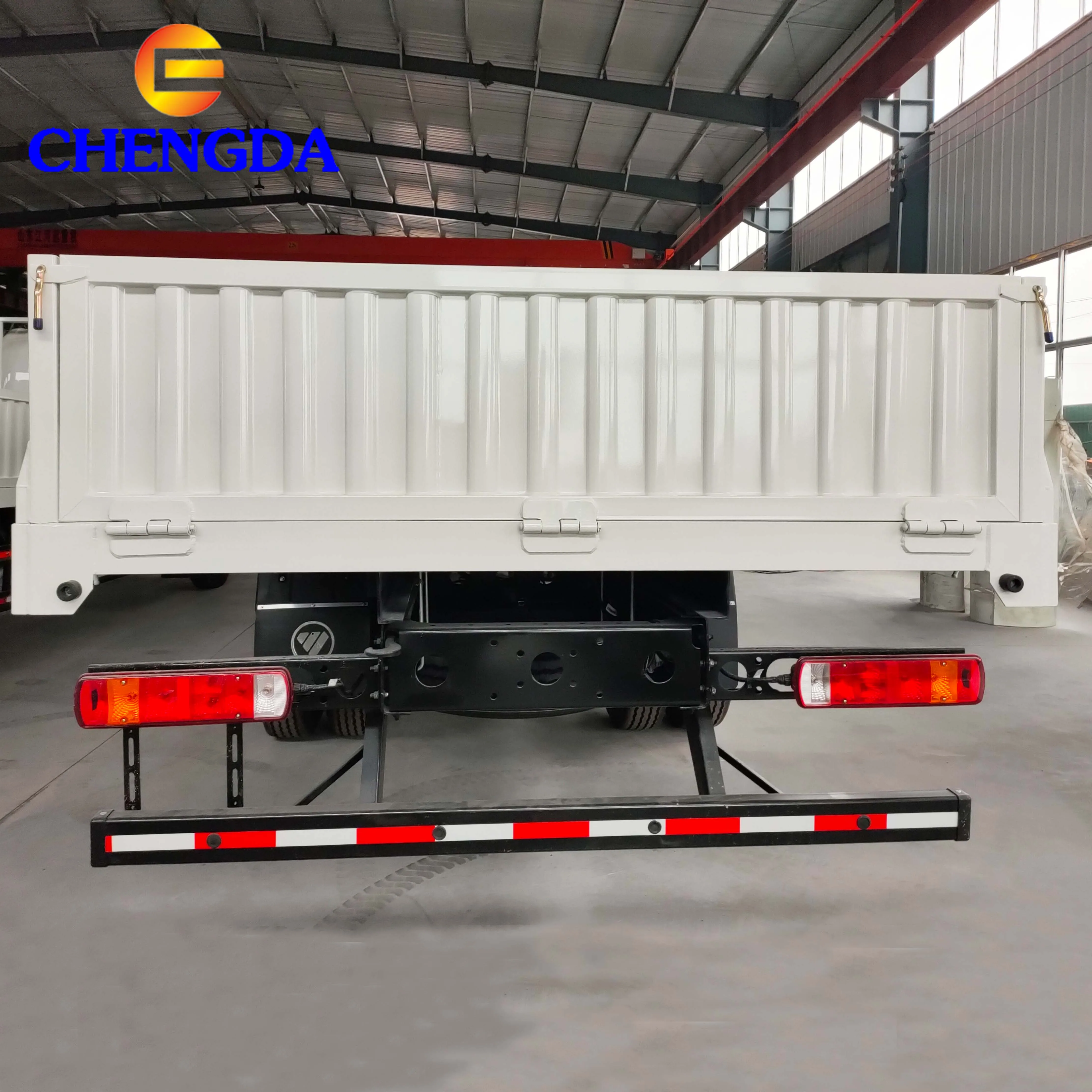 Foton Light Dury белый 4x2 6 колесный грузовик для