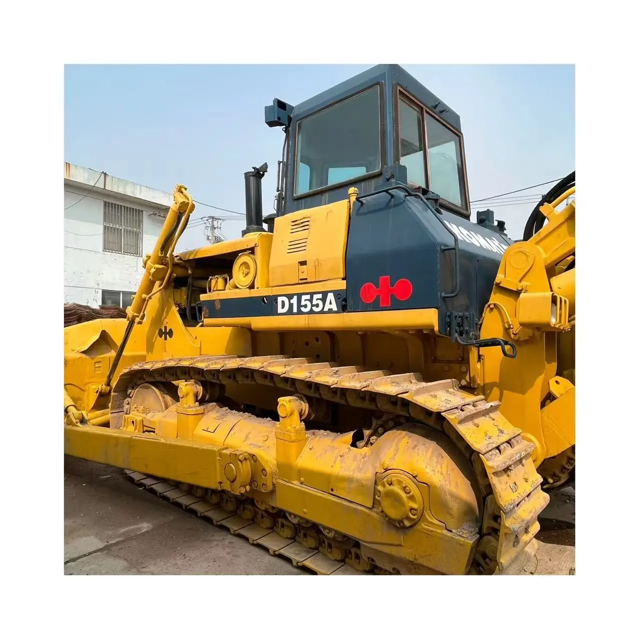 Гидравлический гусеничный экскаватор Komatsu D155A