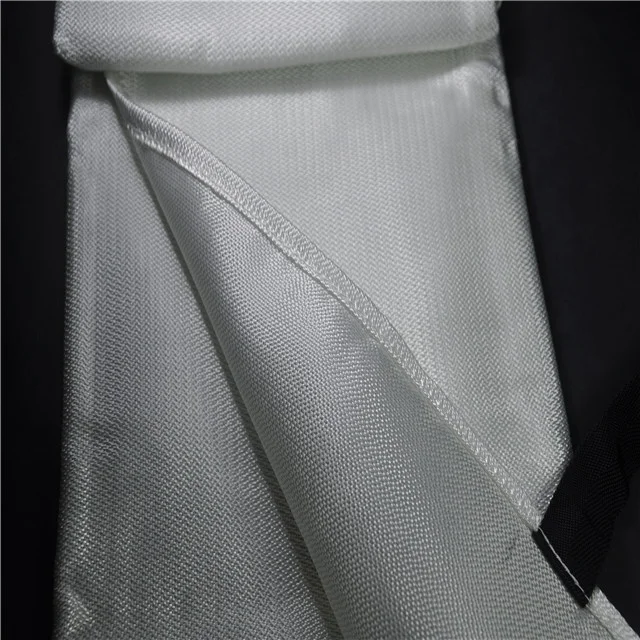 Factory Cheap Industrial 1.5m X 1.8m Fiberglass Fabric Coat House Fire Proof Blanket Roll