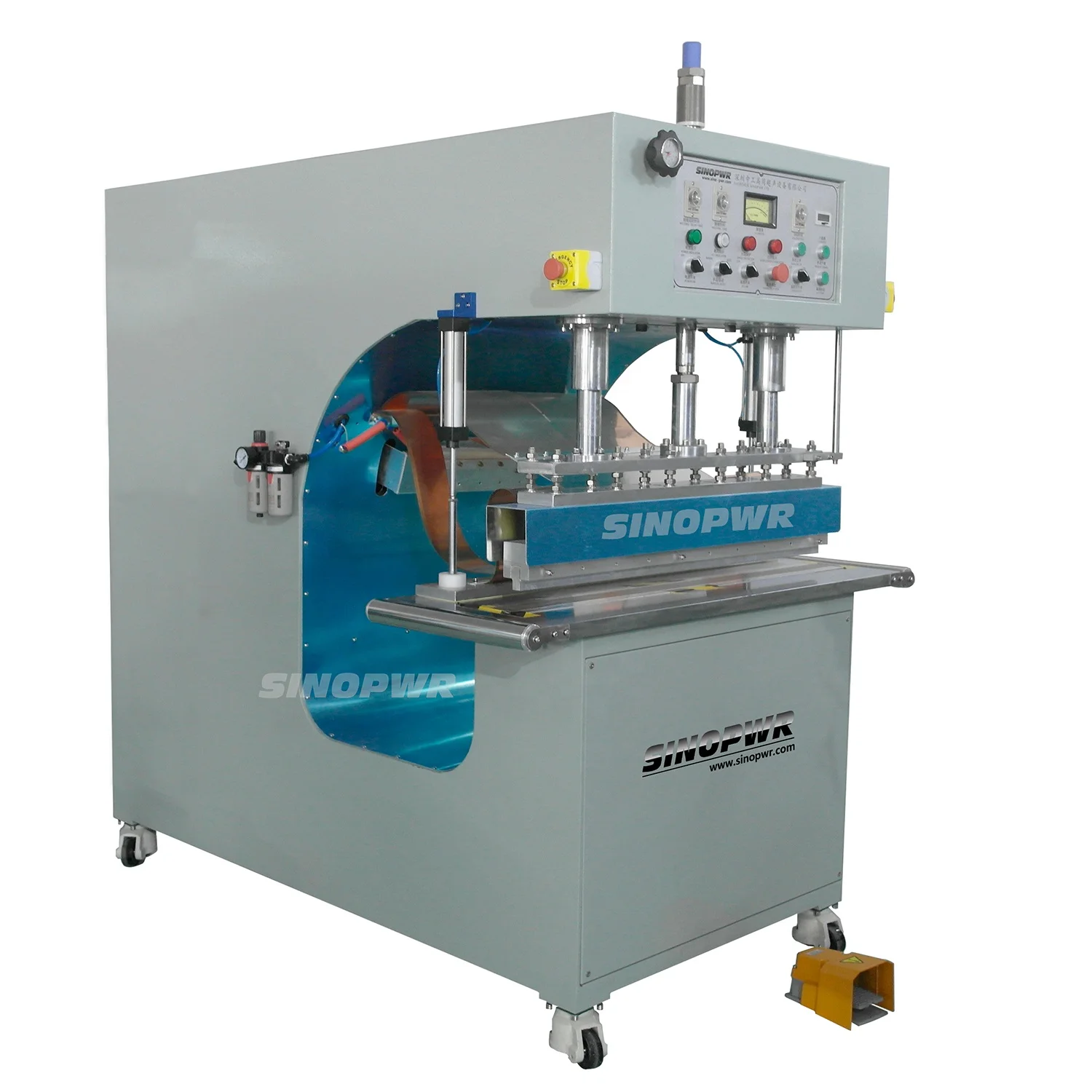 Automatic travelling RF canvas automatic tent welding machine