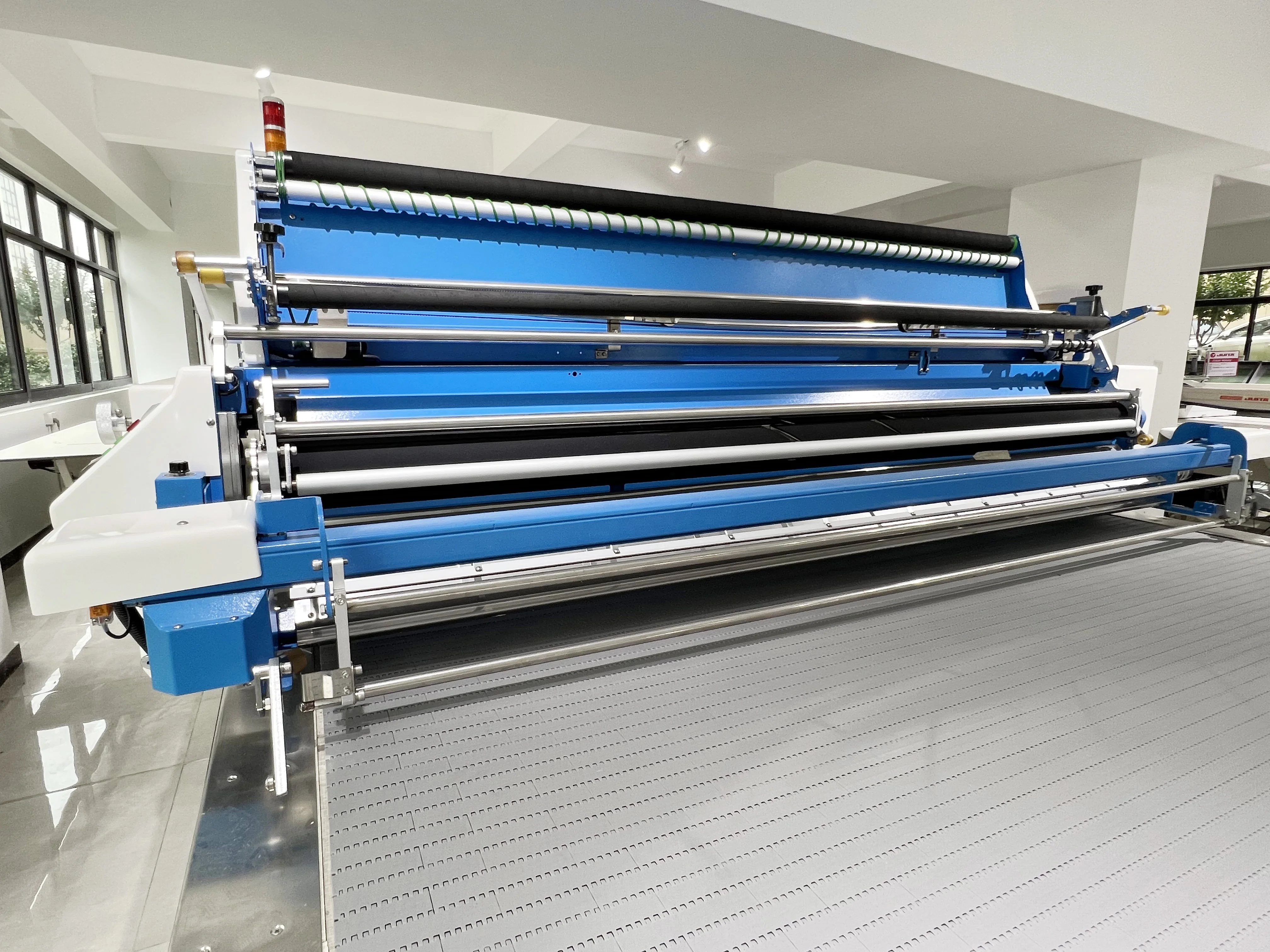 Juita JT-A8-190S компактный распространения для нарезки текстиля ткань разбрасыватель удобрений машина автоматическая