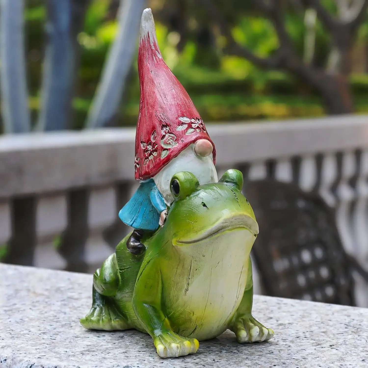 Resin Outdoor Decor Garden Gnome Statue Garden Gnomes Sitting on Frog Statue for Garden Yard Patio Lawn