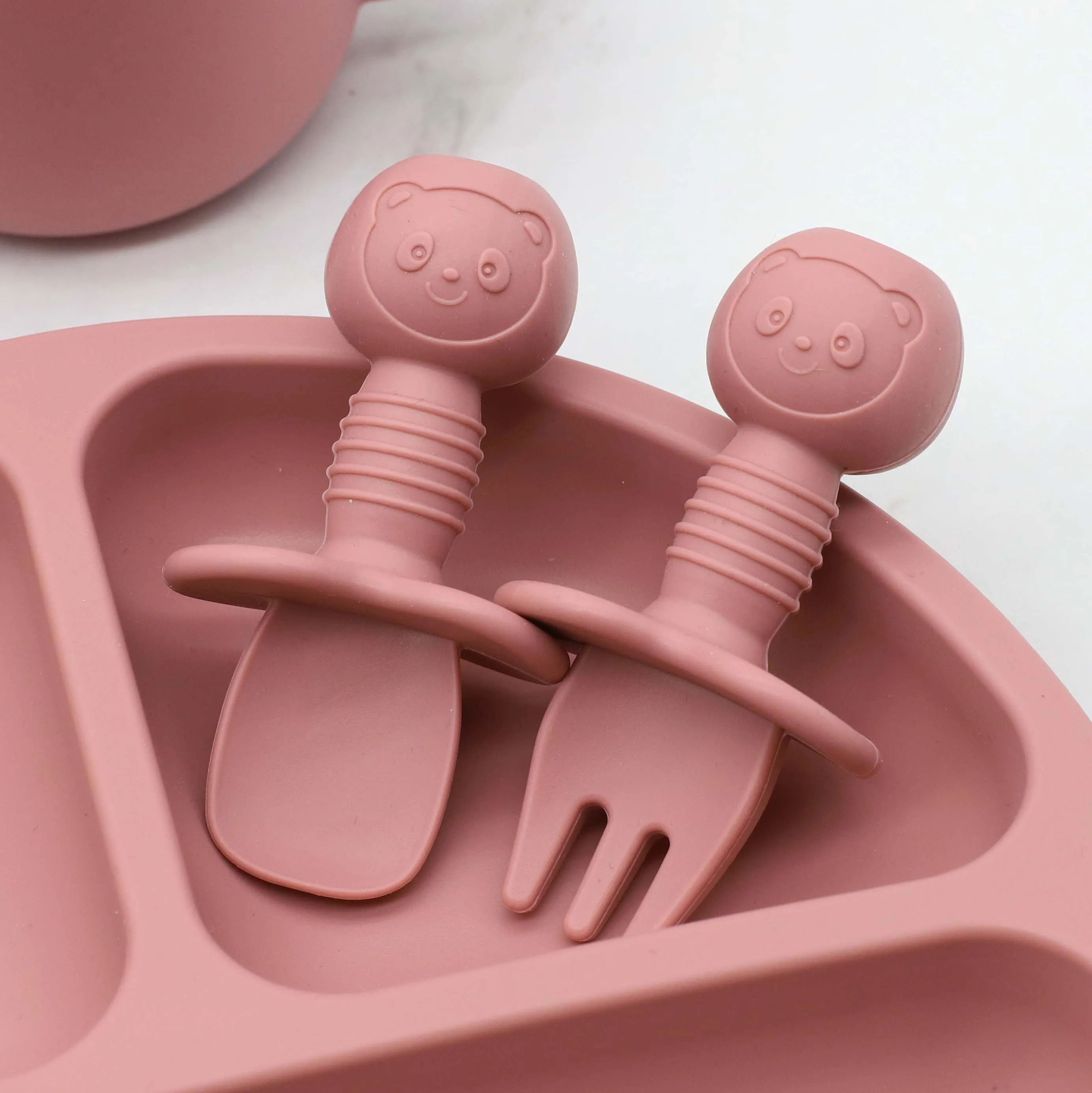 BPA Free Custom Logo Cheap 9PCS Kids Silicone bib Baby Plates Bowl 2-in-1 snack cup Gift Sets Silicone Baby Feeding Sets