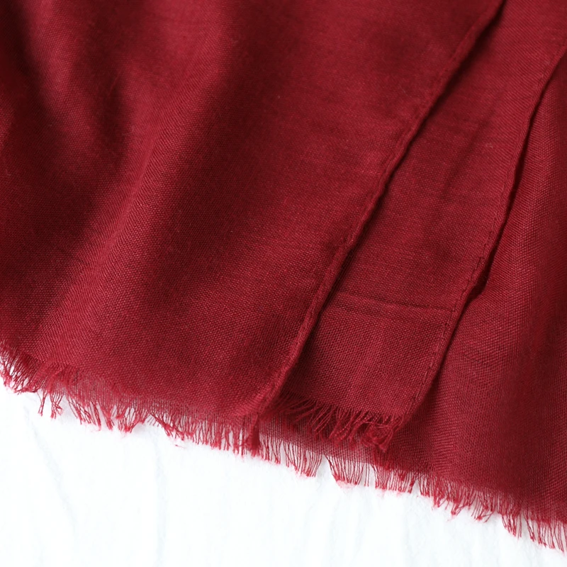 Women latest hijab designs 24 colors hijabs shawls long muslim frayed cotton viscose blend plain voile hijab