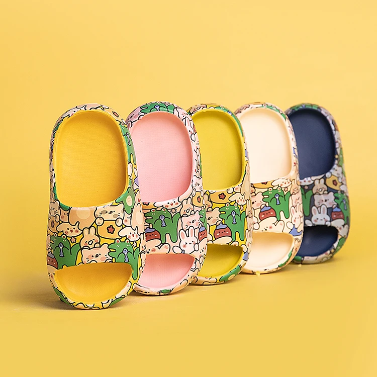 
drop shipping lovely kids yeezy slippers cute slides sandal for children kids yeezy slippers 