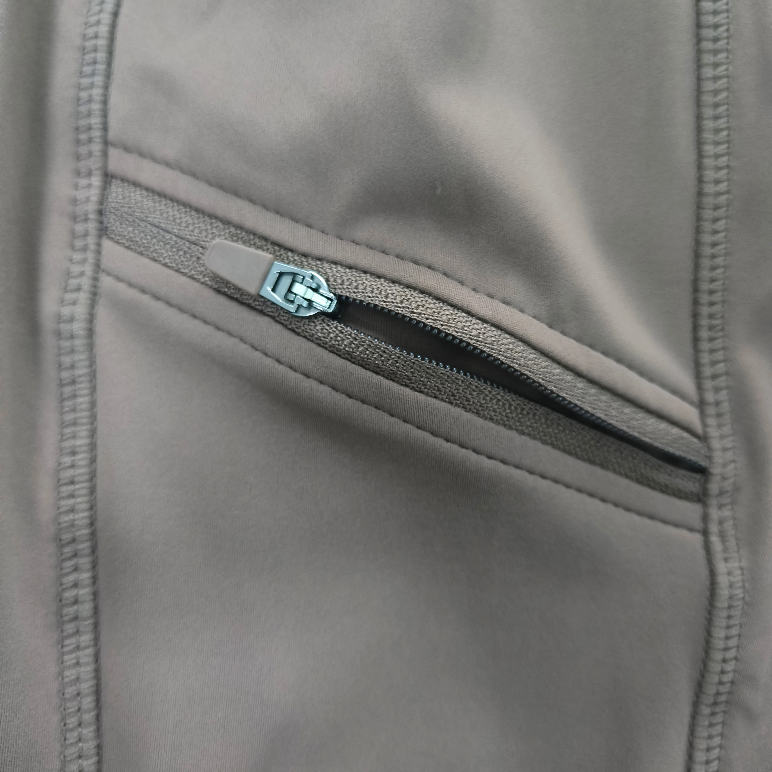 Equestrian Manufacturers Custom Slim Fit Highly Elastic Knee Patch Breeches Zipper Pocket Riding Breeches Equestrian Leggings