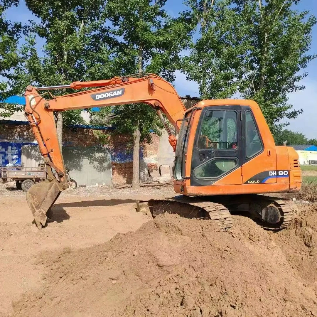 Doosan DH80 Золотой гидравлический экскаватор первоклассный Подержанный строительный сельскохозяйственный инвентарь насос для двигателя