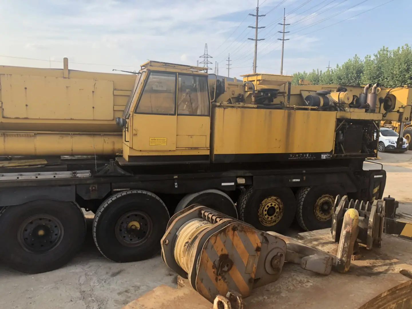 used LIEBHERR 300 CRANE sale in china