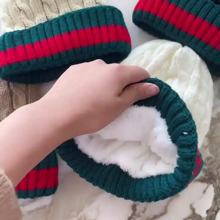 Wholesale Knitted Hat Woolen Yarn Thickened Stripe Winter Hat Outdoor Riding Winter Hat Luxury Beanie Designer Jewelry