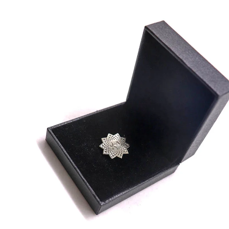 Metal Material and Badge & Emblem Product Type custom lapel pins Saudi Vision 2030 Pin