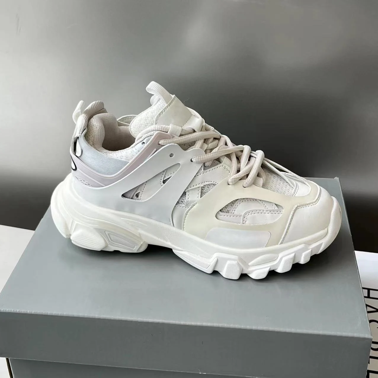 Original Luxury Brand Designer White Female Customized Logo Unisex Shoes Tennis Running Manufacturer track Sneakers