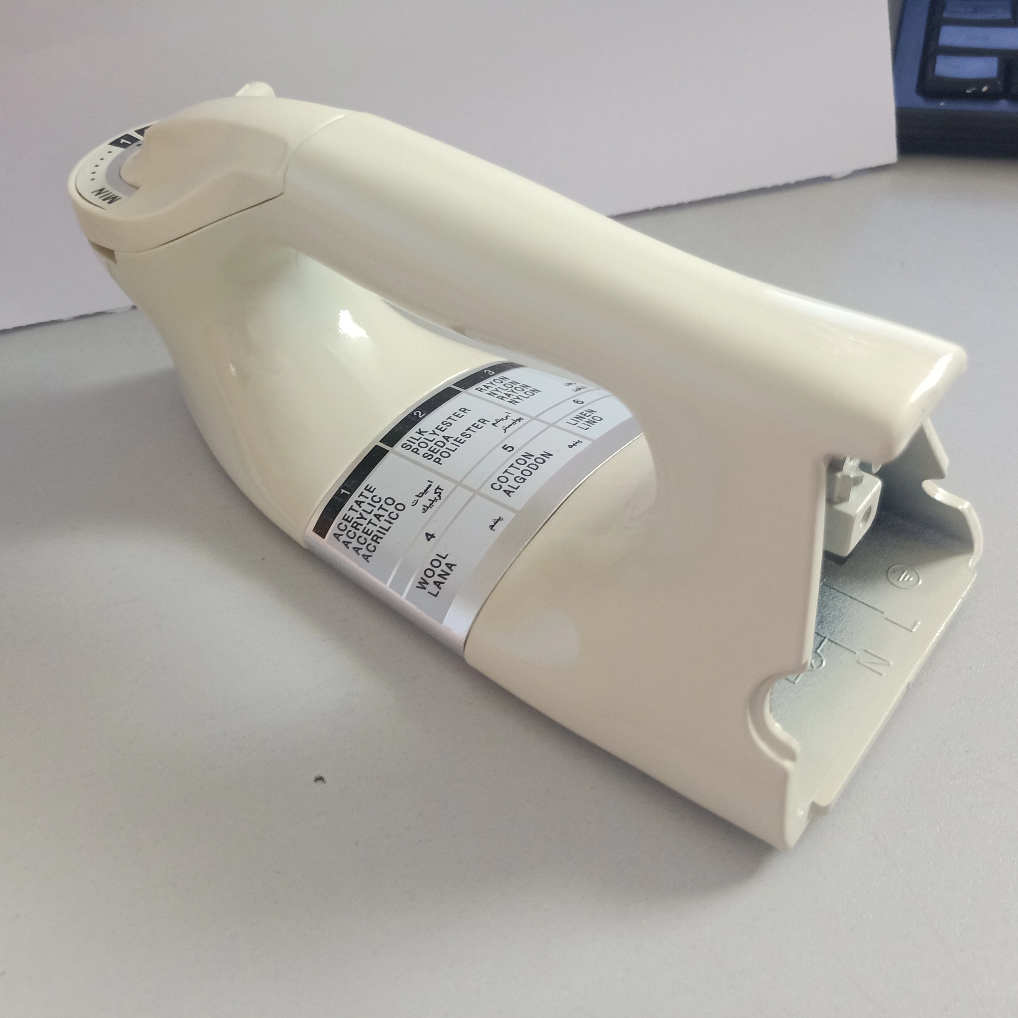 Electric iron SKD bakelite handle