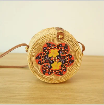 2021 Wholesale New Designs Fashion Women Summer Cheap Vietnam Rattan Bag Bamboo Shoulder Rattan Beach Bag Classic Round