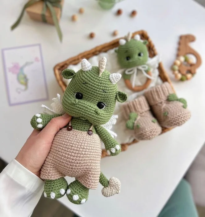 New Hot Selling Crochet Dinosaur Stuffed Toys Handmade Bunny with Big Ears Custom Amigurumi Rattle and Shoes Baby Gifts