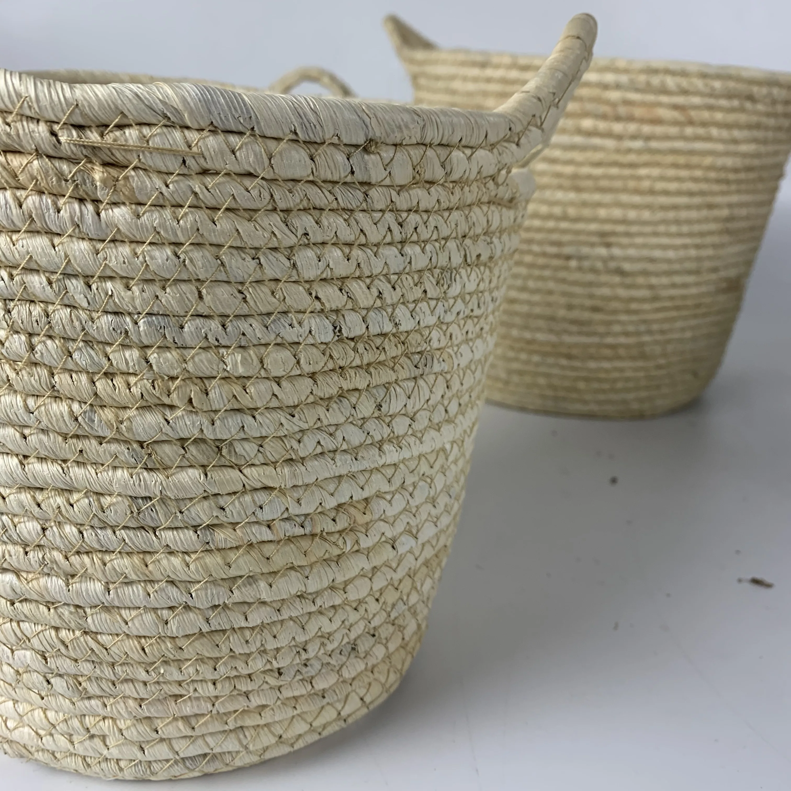 New design wholesale outdoor grass weaved baskets artificial plant flower pot for decoration