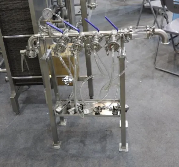 
2021 Hot selling 4 heads stainless steel manual beer keg filler beer bottle keg barrel Beer filling machine 