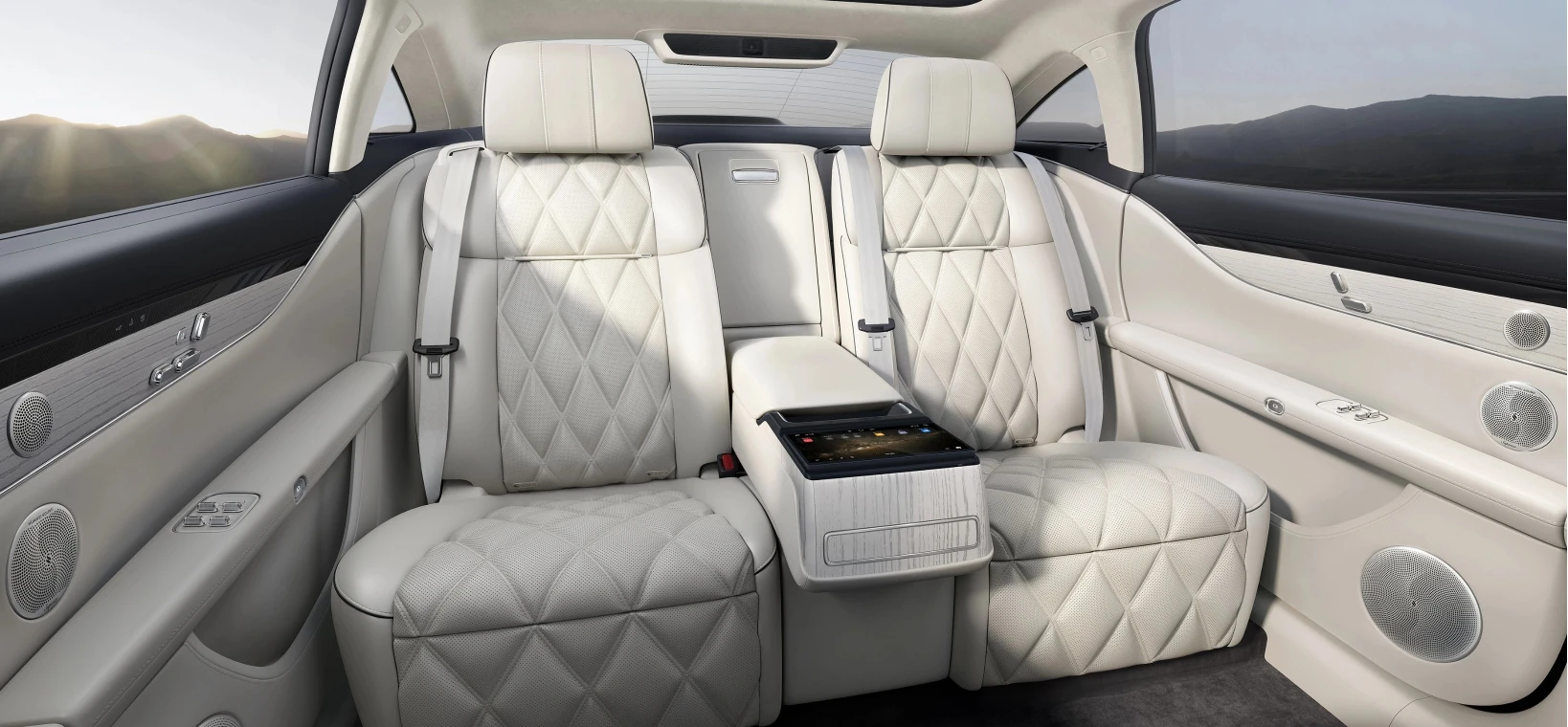 2025 BAIC XIANGJIE S9 STELATO HUAW-EI PANORAMIC INTELLIGENT FLAGSHIP SEDAN D CLASS BEV NEW ENERGY VEHICLE