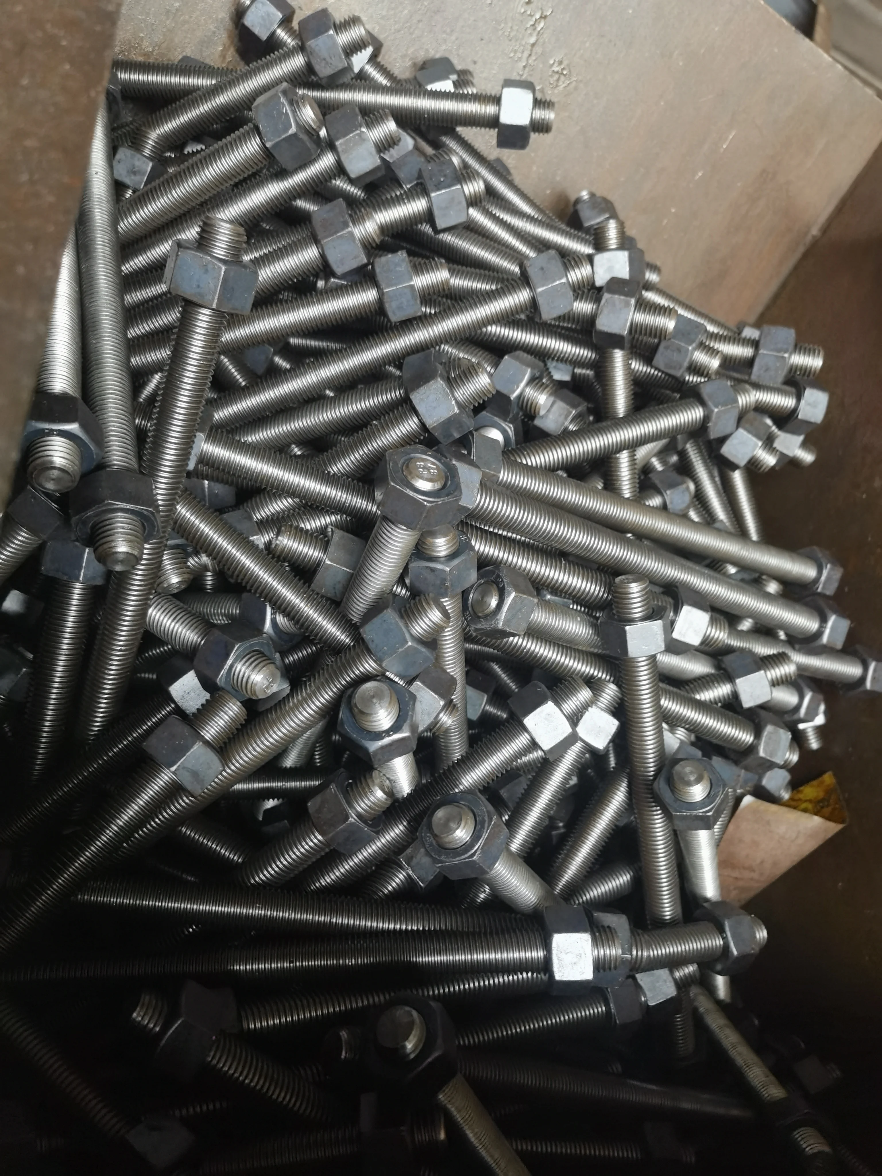 High Strength ASTM  A320 Grade  B8  B8T  B8M L7 L43 Alloy Steel/Stainless Steel Stud Bolt Set stud bolts with nuts and washers