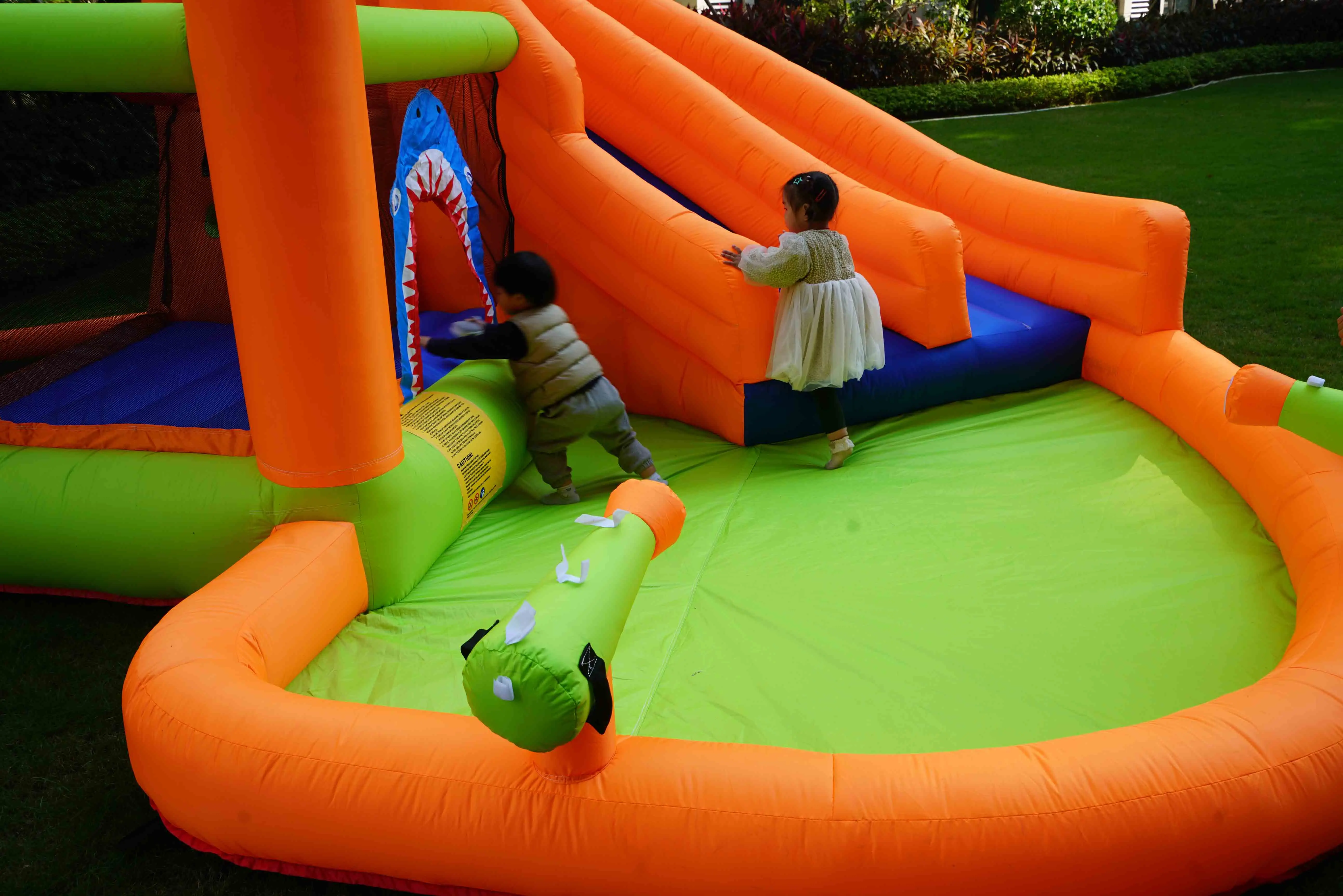 NBINFLATABLE cheap inflatable backyard indoor bouncers for sale, homeuse bouncer inflatable water slide pool for toddlers