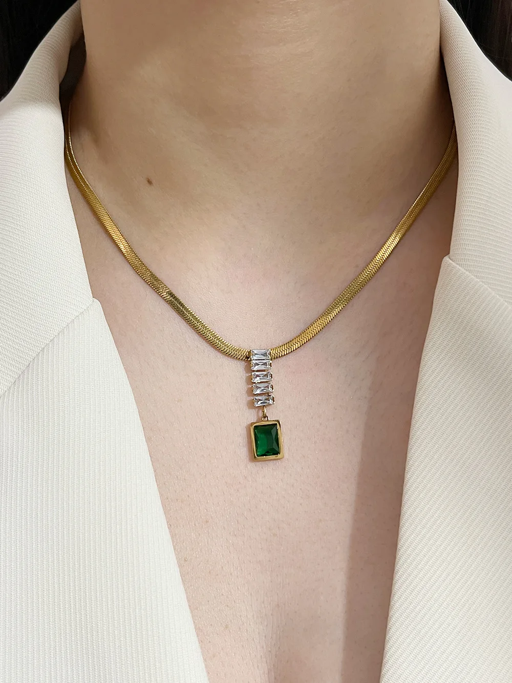 Elegant Stainless Steel Clear Green Baguette Cz Zircon Necklace 18k Gold Flat Snake Chain Zircon Pendant Necklace