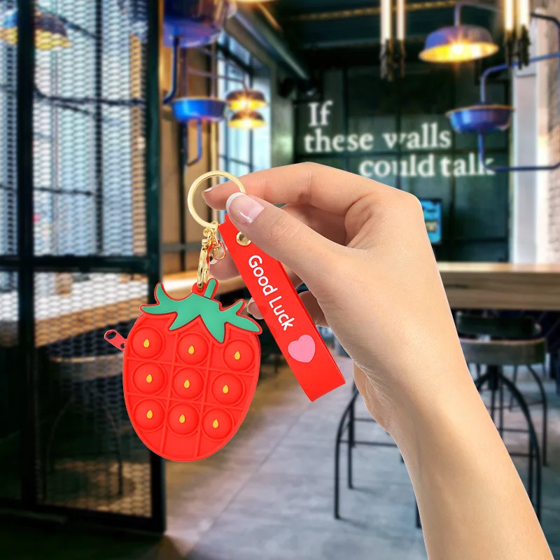 2021 миниатюрный пузырьковый сенсорный портативный кошелек в виде клубники, чехол для наушников, фиджет-брелок, игрушки, кошелек для монет