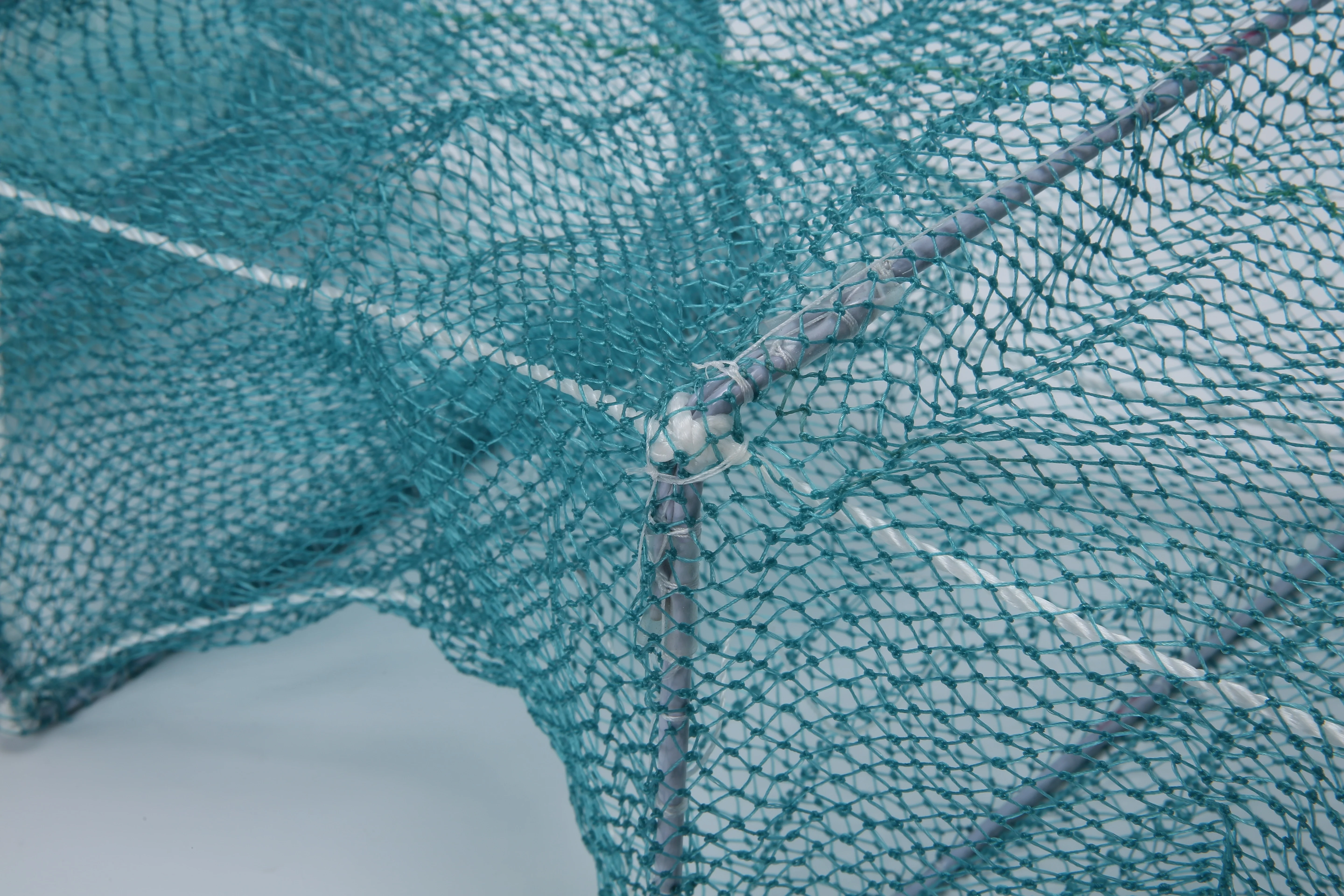 Wholesale foldable 21x32x27(8ply) Long Tail Train Fykes Minnow trap  Lobster Pot Trap Dua Ikan Bubu Naga Bento Naga Bito Naga