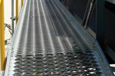 online shopping perforated anti-skid plate or perforated metal diamond roof walkway