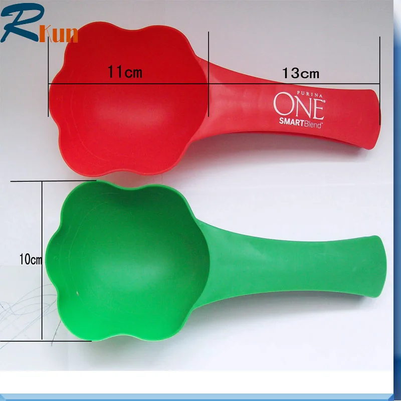 Plastic pet dog paw shape food measuring scoop clip