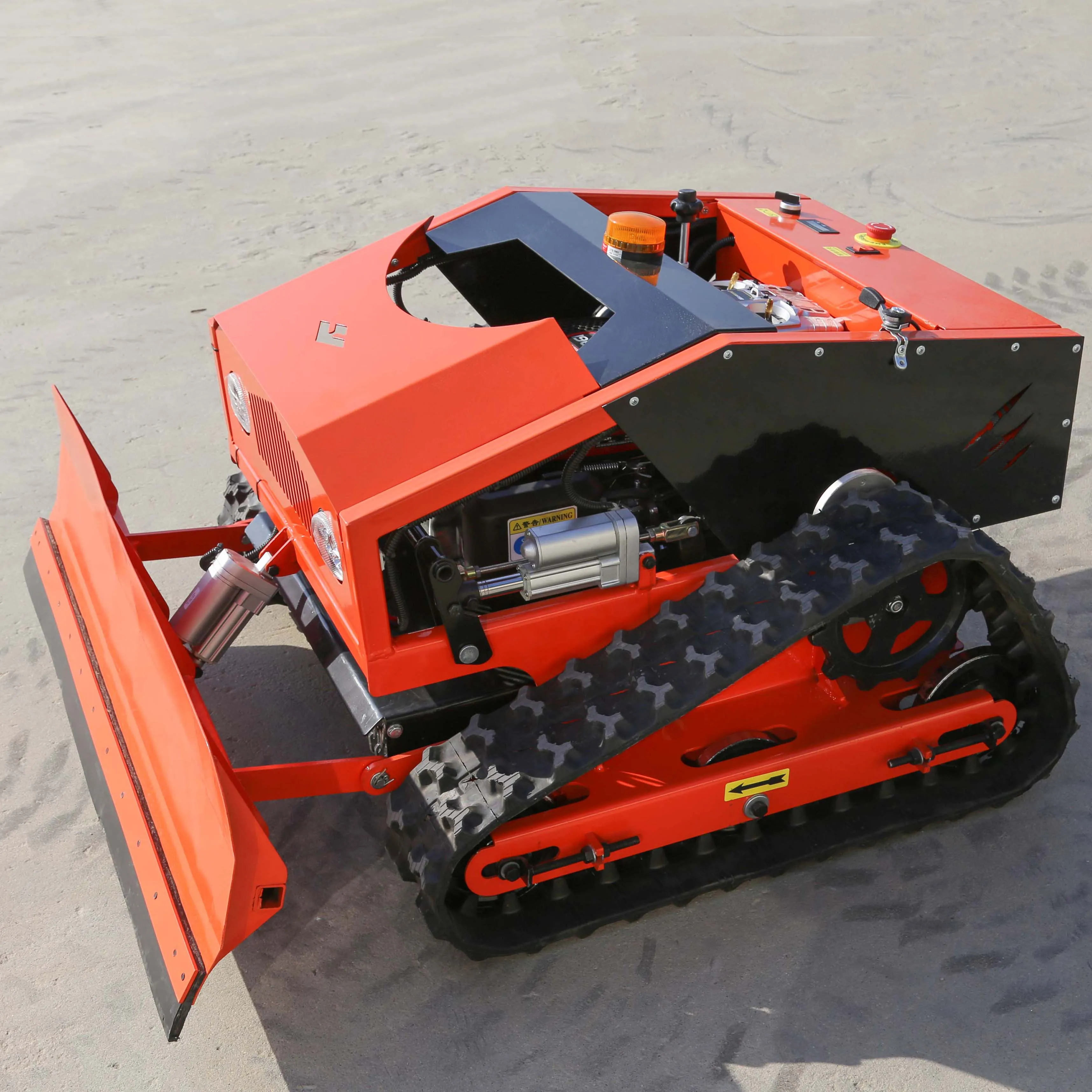 Сельскохозяйственное и лесное оборудование Роботизированная гусеничная бензиновая газонокосилка с дистанционным управлением